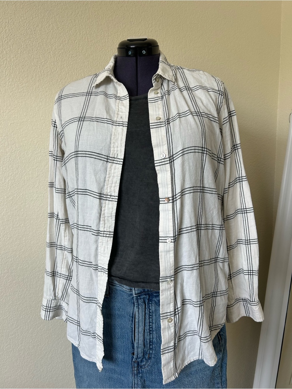 H&M White Plaid Button-Down Shirt